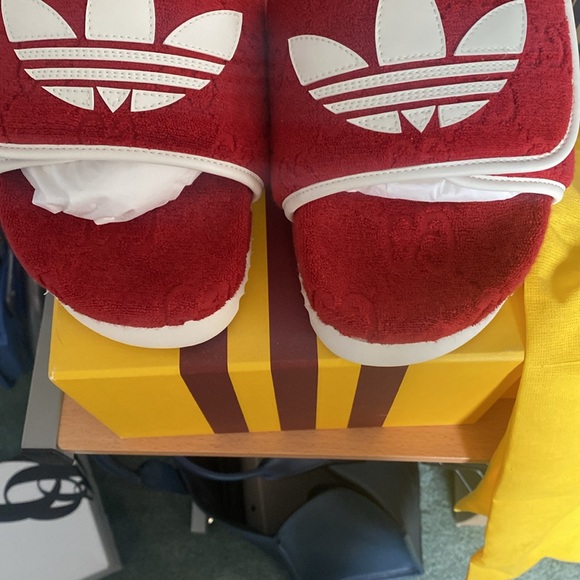 NIB Gucci / Adidas platform slides - Picture 3 of 7